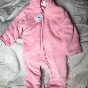Children’s Place winter suit size 9-12 months